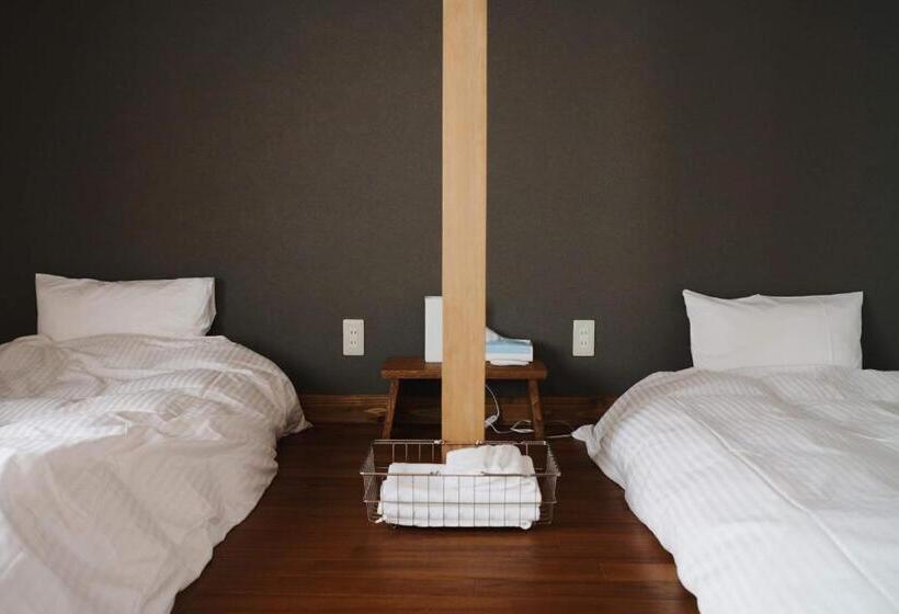 标准间, Ronenai Base