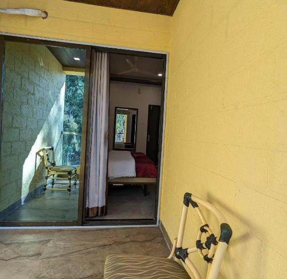 带阳台的豪华间, And Villa Samarth Palace