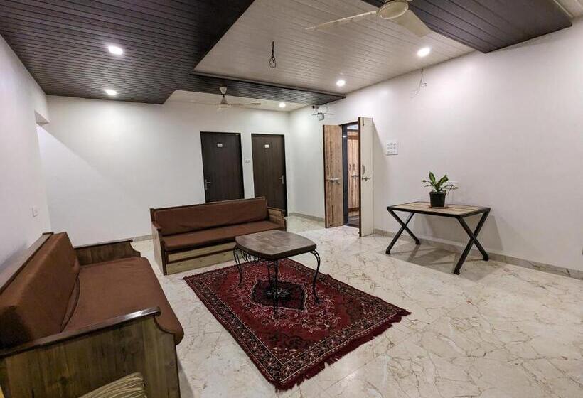 带4个卧室的公寓, And Villa Samarth Palace