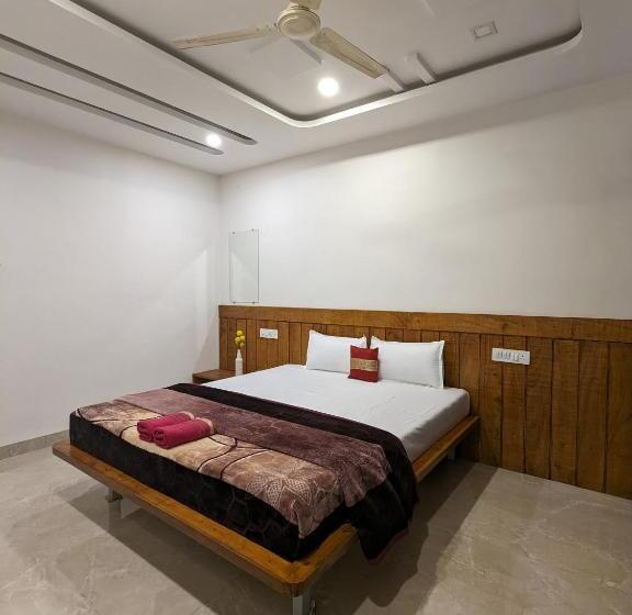 带4个卧室的公寓, And Villa Samarth Palace