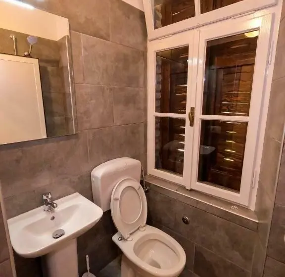 اتاق استاندارد, Intown Guesthouse Shkoder