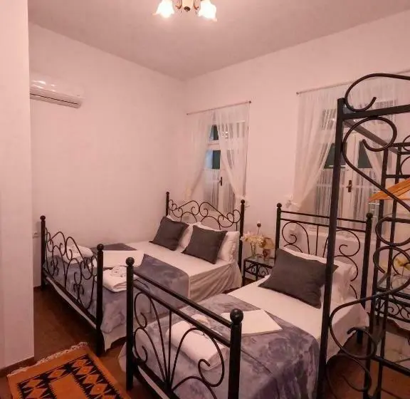اتاق ساده سه‌ نفره, Intown Guesthouse Shkoder