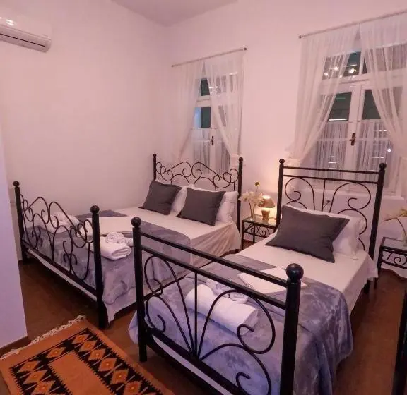 اتاق ساده سه‌ نفره, Intown Guesthouse Shkoder
