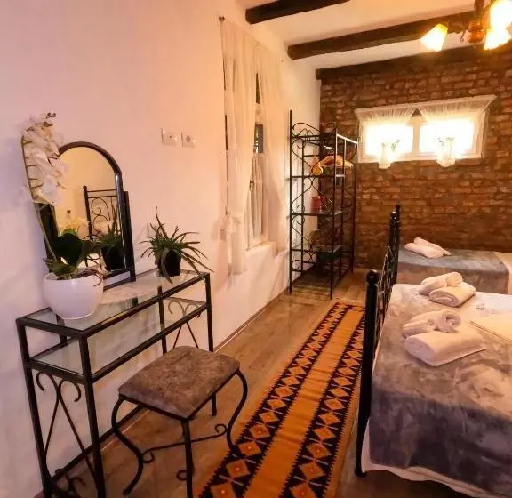 اتاق لوکس سه تخته, Intown Guesthouse Shkoder