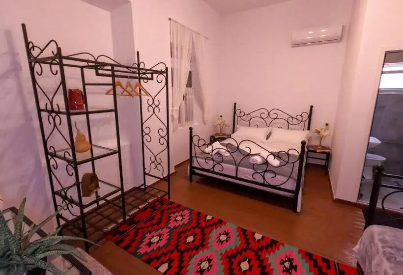 اتاق استاندارد سه تخته با چشم‌انداز باغ, Intown Guesthouse Shkoder
