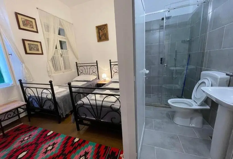 اتاق لوکس, Intown Guesthouse Shkoder