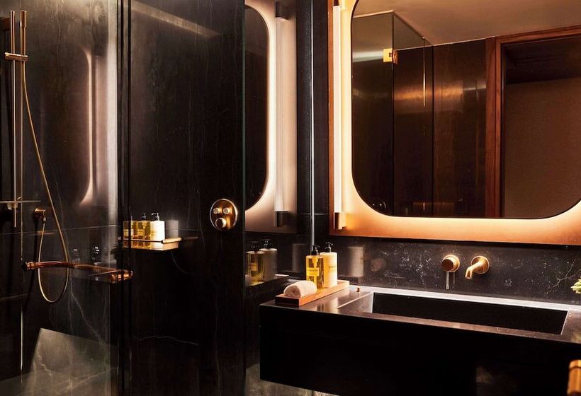 스탠다드 룸 더블 침대, Thompson Madrid, By Hyatt