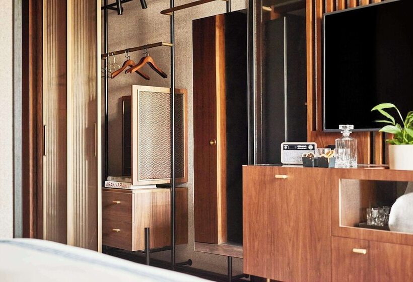 스탠다드 룸 더블 침대, Thompson Madrid, By Hyatt