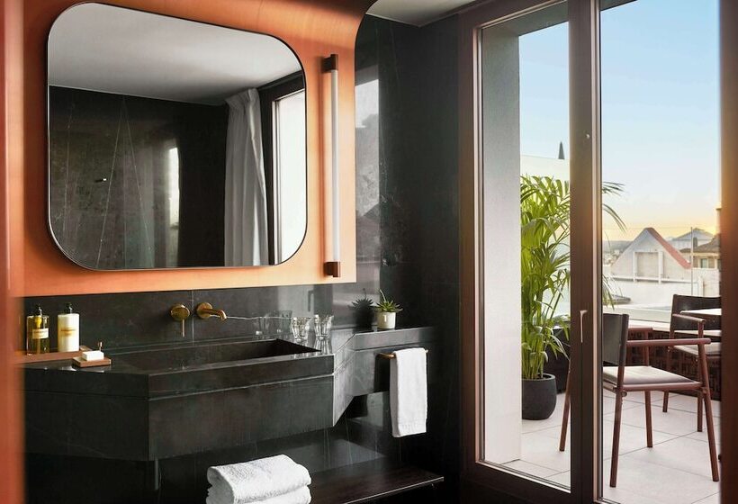 스탠다드 룸 더블 침대, Thompson Madrid, By Hyatt