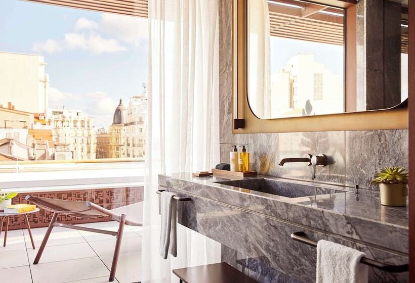 Suite with Terrace, Thompson Madrid, By Hyatt