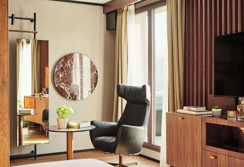 스탠다드 룸 더블 침대, Thompson Madrid, By Hyatt