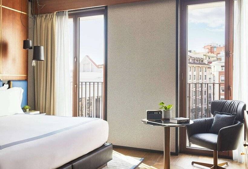 스탠다드 룸 더블 침대, Thompson Madrid, By Hyatt