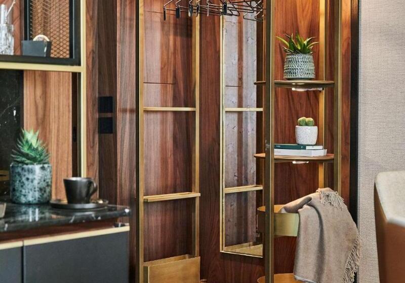 테라스 주니어 스위트, Thompson Madrid, By Hyatt