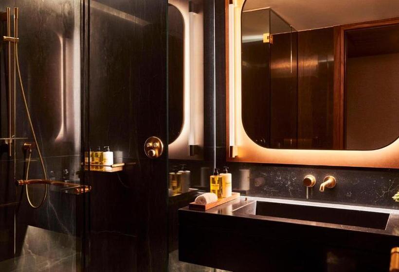 스탠다드 룸 킹사이즈 침대, Thompson Madrid, By Hyatt