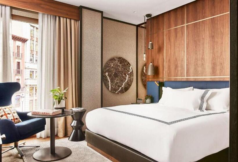 스탠다드 룸 킹사이즈 침대, Thompson Madrid, By Hyatt