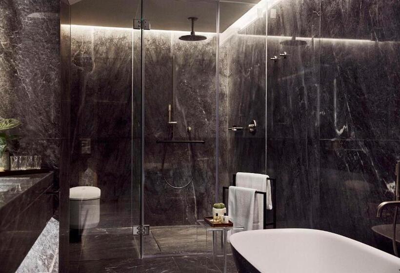 سوئیت جونیور با تراس, Thompson Madrid, By Hyatt