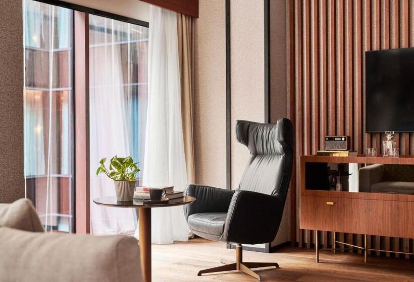 스탠다드 룸 킹사이즈 침대, Thompson Madrid, By Hyatt