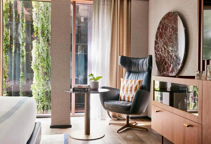 스탠다드 룸 킹사이즈 침대, Thompson Madrid, By Hyatt