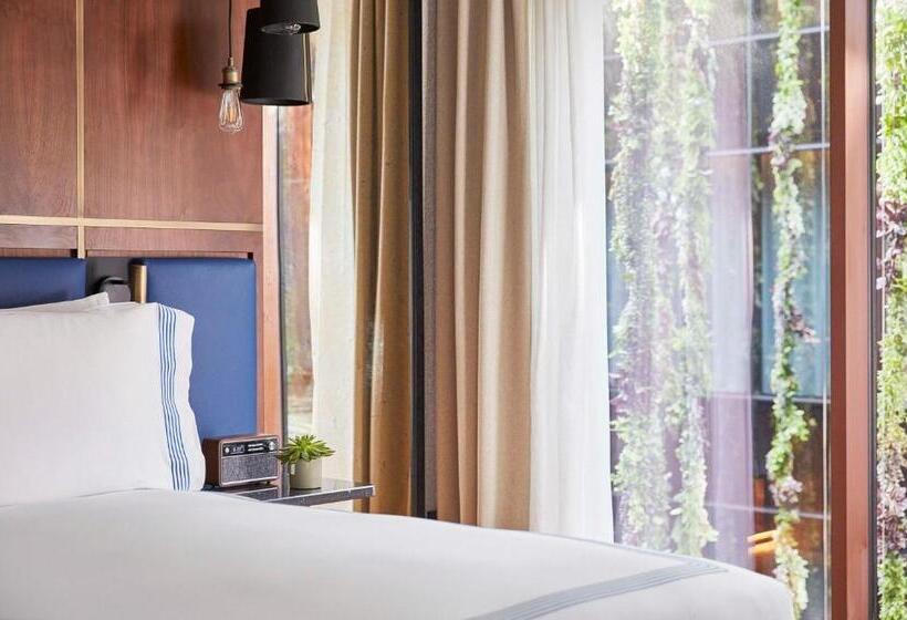 스탠다드 룸 킹사이즈 침대, Thompson Madrid, By Hyatt