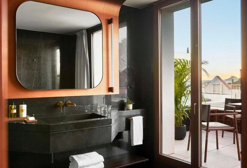 스탠다드 룸 더블 침대, Thompson Madrid, By Hyatt