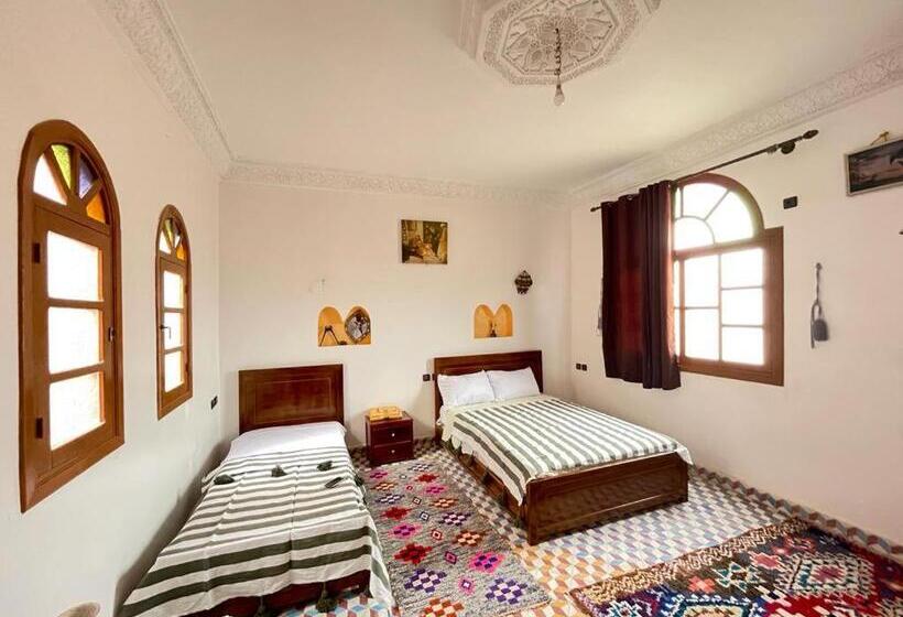 اتاق استاندارد سه نفره, Riad Dar Ahlam