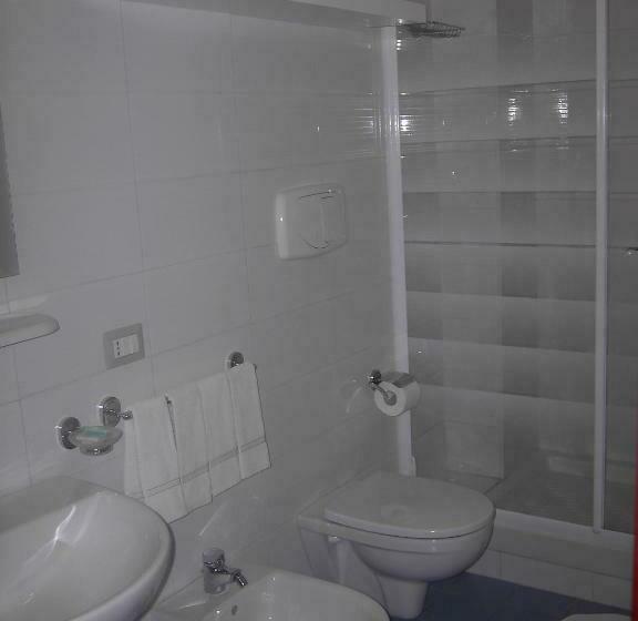 Четырехместный Номер Стандарт, Etna Inn