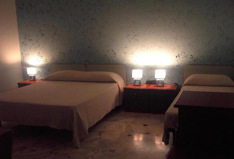 Четырехместный Номер Стандарт, Etna Inn
