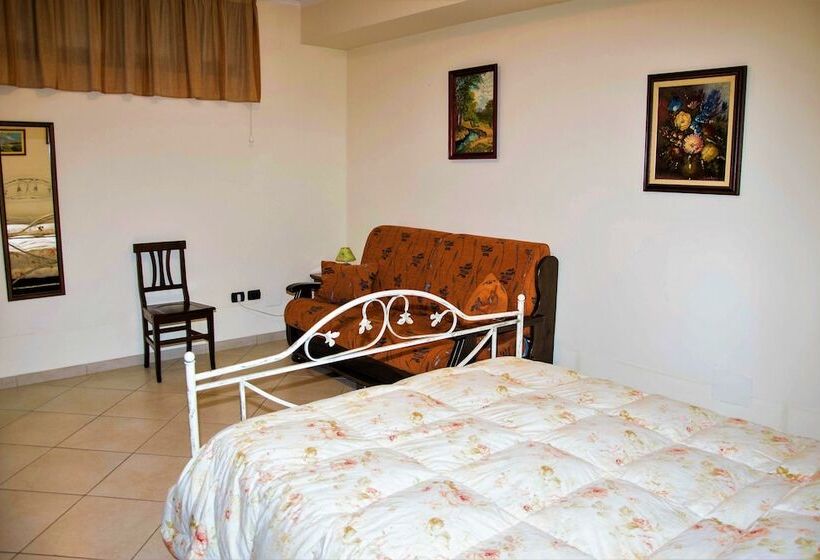 חדר סטנדרט לשלושה, Pompei Luxury Rooms