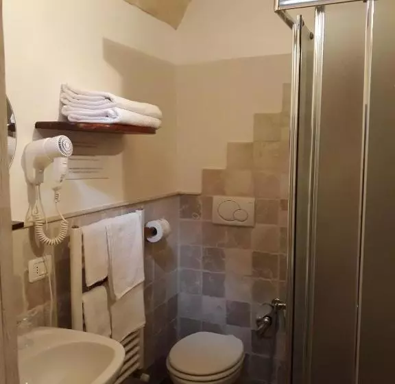 تختخواب در اتاق مشترک, Fontana Vecchia B&b