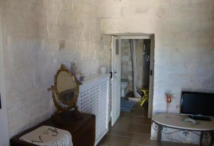 تختخواب در اتاق مشترک, Fontana Vecchia B&b
