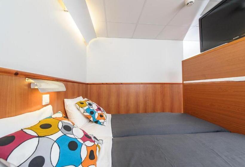 Номер Стандарт Трехместный, Forenom Aparthotel Tampere