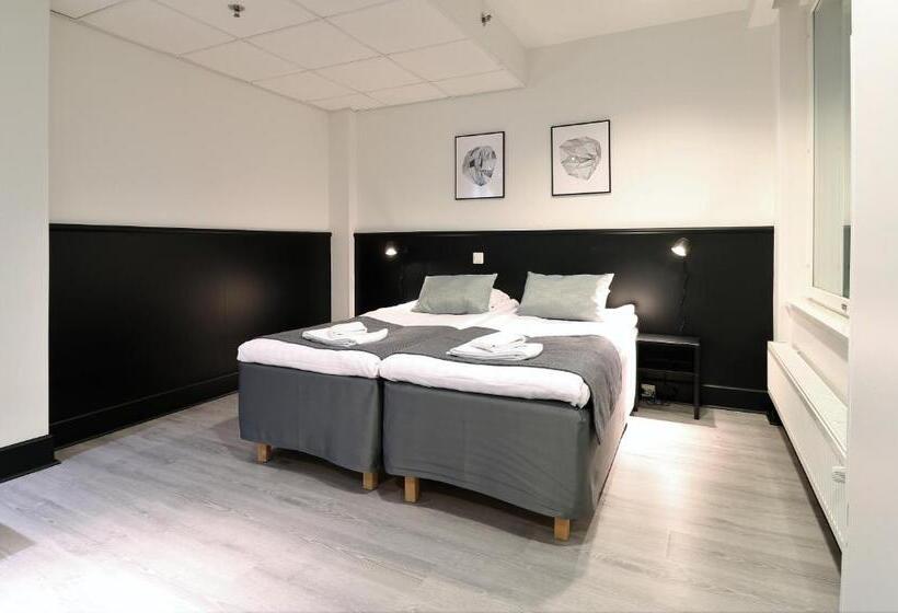 Номер Стандарт с Балконом, Forenom Aparthotel Tampere