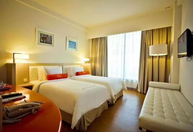 Standardrum Poolutsikt, Harris Hotel & Conventions Malang