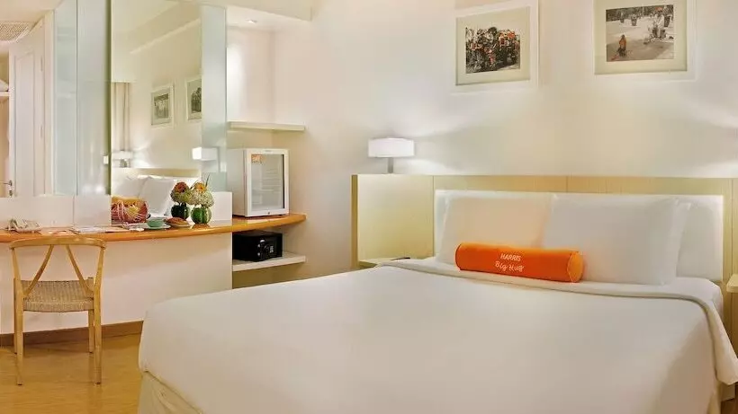 Standardrum Poolutsikt, Harris Hotel & Conventions Malang