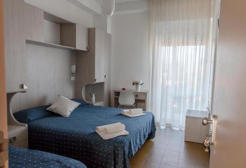 اتاق استاندارد سه تخته با بالکن, Concorde