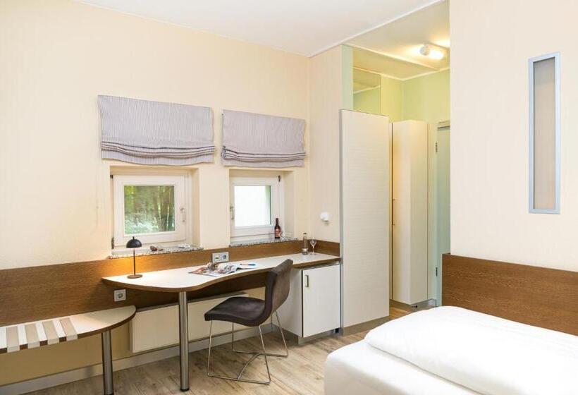 スタンダードシングルルーム, Flussbett