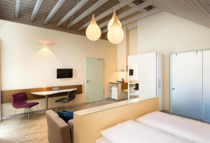 スタンダードスタジオ, Flussbett