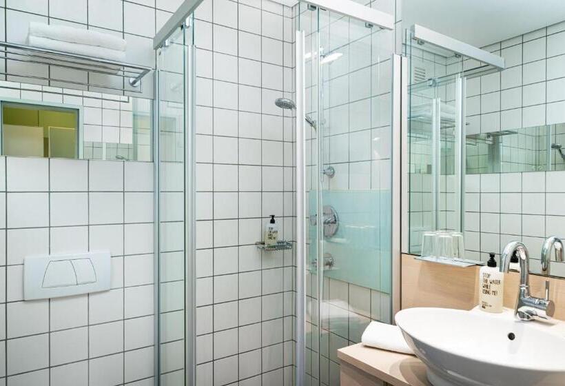 Номер Стандарт, Flussbett