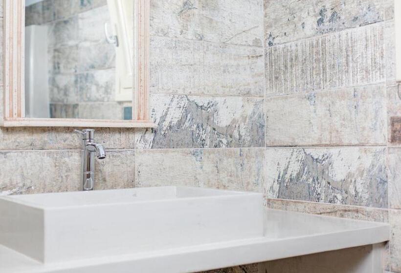 Quarto Estandar Individual, Korali Boutique