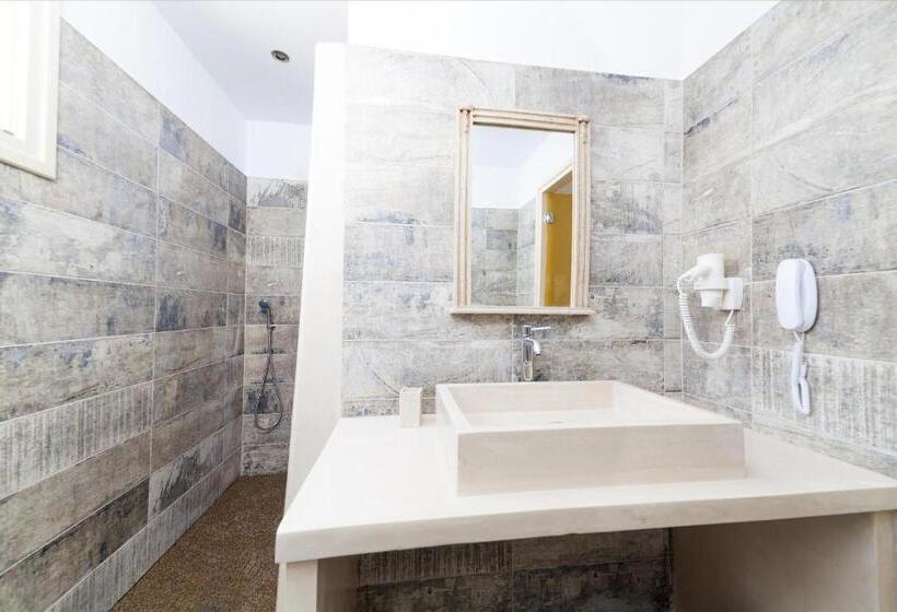 Quarto Estandar, Korali Boutique