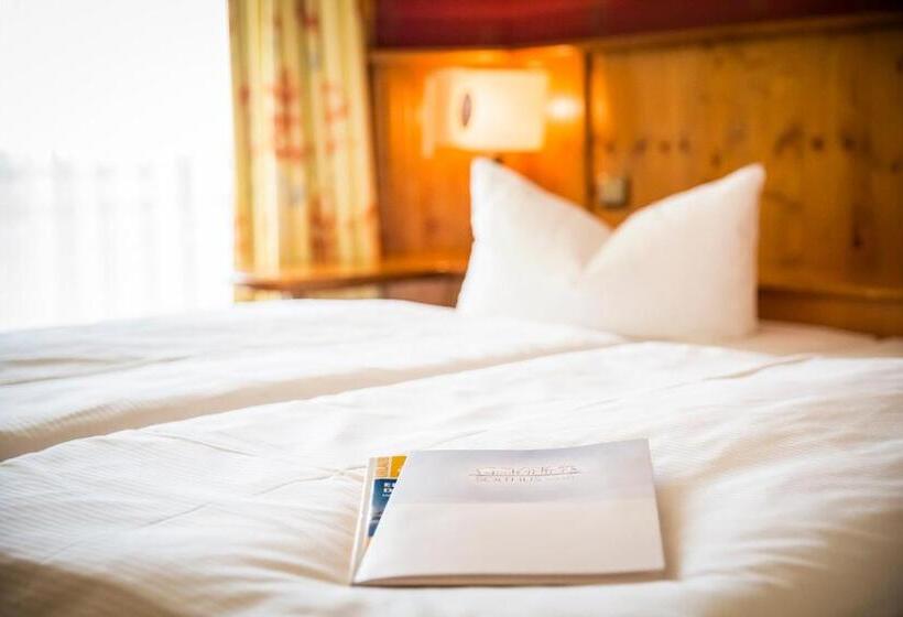 Номер Стандарт Вид на Озеро, Solthus Hotel&spa