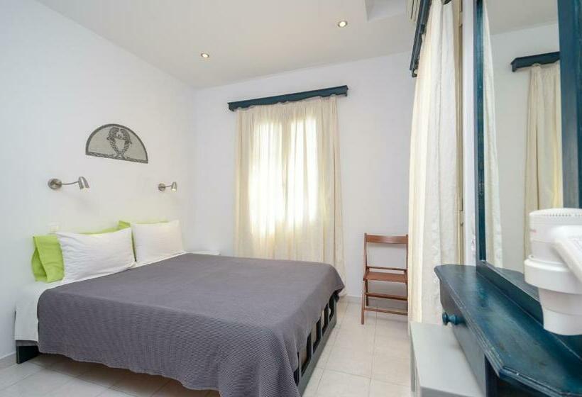 חדר בסיסי, Windmill Naxos