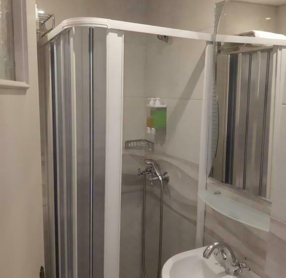 חדר יחיד בסיסי, Windmill Naxos