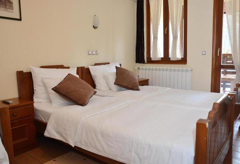 اتاق استاندارد سه نفره, Zlatiborska Noc