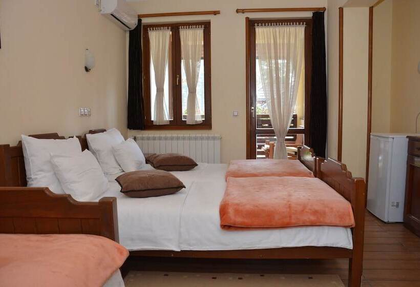 اتاق استاندارد سه نفره, Zlatiborska Noc