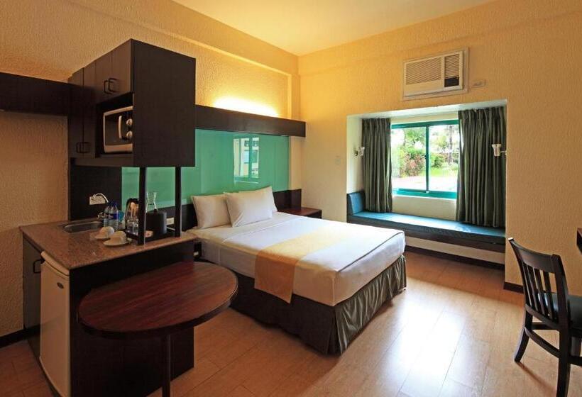 Suite, Microtel By Wyndham Cabanatuan