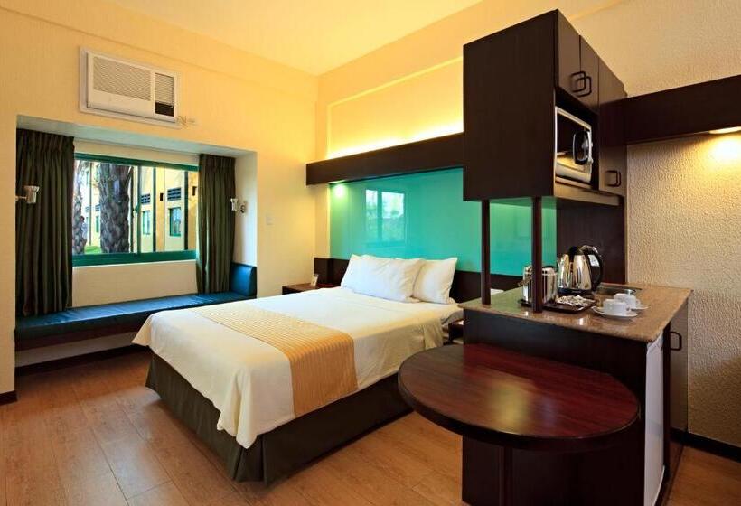 Suite, Microtel By Wyndham Cabanatuan