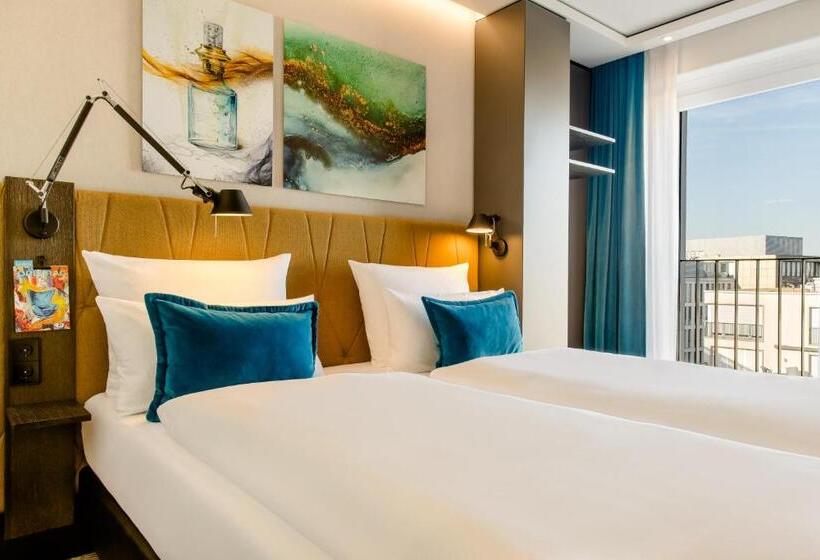 스탠다드 룸 킹사이즈 침대, Motel One Köln Waidmarkt