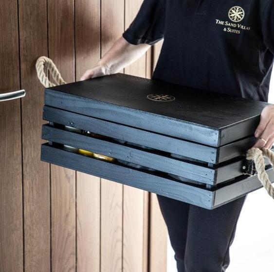 套房配有游泳池, The Sand Suites   Adults Only