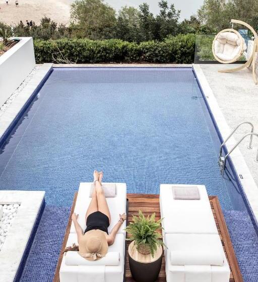 套房配有游泳池, The Sand Suites   Adults Only